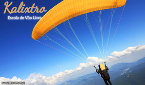 Aventura nas alturas ! Voo duplo de parapente com a Kalixtro Escola de Voo Livre no Morro dos Conventos em até 10 vezes no cartão*