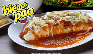 Super panquecão! Panqueca de calabresa, frango com palmito, frango com catupiry ou de frango com acompanhamentos serve até 3 pessoas no Bico & Pão, válido de quarta a segunda