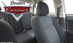 Higienização de bancos OU Higienização completa de interior de veículos na Doutor Carros com atendimento a domicilio a partir de R$ 99,99 em até 10x no cartão*