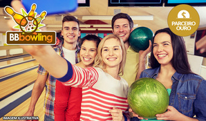 1 hora na pista de boliche para até 8 pessoas no BBbowling, válido de terça a sexta